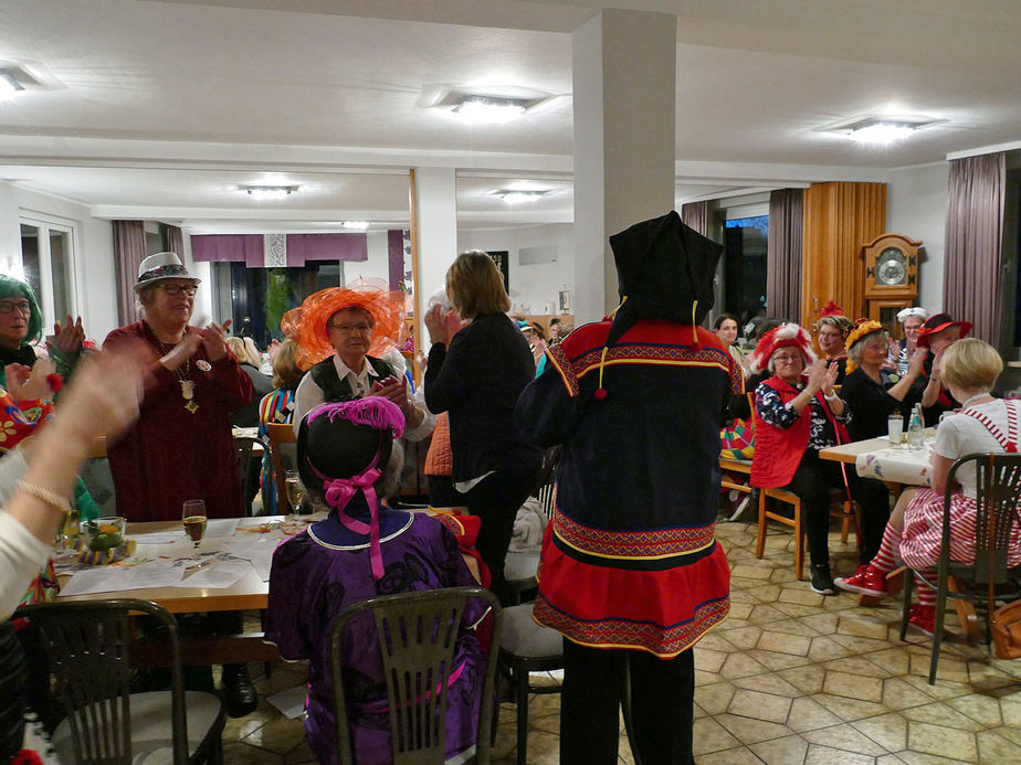 Frauenkarneval der kfd im Landhotel Weinrich (Foto: Karl-Franz Thiede)